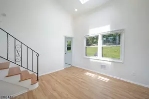 31 Harwood Pl, Wayne, NJ 07470 - Photo 8