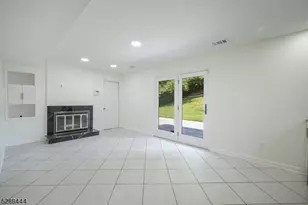 31 Harwood Pl, Wayne, NJ 07470 - Photo 12