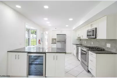 31 Harwood Pl, Wayne, NJ 07470 - Photo 6