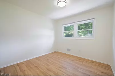 31 Harwood Pl, Wayne, NJ 07470 - Photo 16