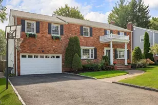 9 Cornell Rd, Cranford Township, NJ 07016 - Photo 2