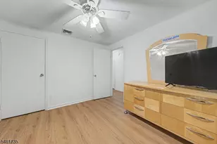 41 Charwalt Dr, Hawthorne, NJ 07506 - Photo 24