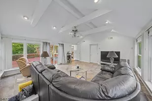 41 Charwalt Dr, Hawthorne, NJ 07506 - Photo 14