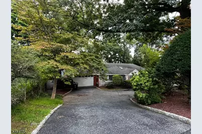 41 Charwalt Dr, Hawthorne, NJ 07506 - Photo 2