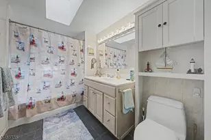 41 Charwalt Dr, Hawthorne, NJ 07506 - Photo 6