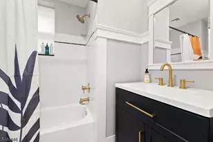 32 Willowdale Ave, Montclair, NJ 07042 - Photo 10