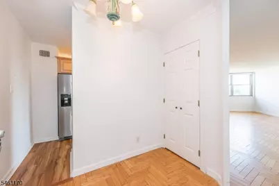 530 Valley Rd #7Z, Montclair, NJ 07043 - Photo 2