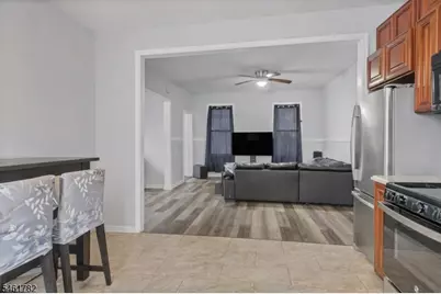 105 Huntington Ter #1, Newark, NJ 07112 - Photo 2