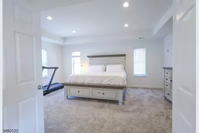 25 Ferromonte Ave, Roxbury Township, NJ 07847 - Photo 20