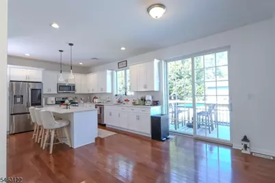 25 Ferromonte Ave, Roxbury Township, NJ 07847 - Photo 10
