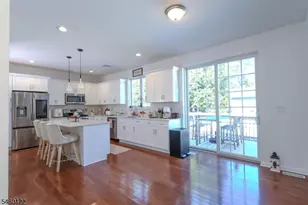 25 Ferro Monte Ave, Roxbury Township, NJ 07847 - Photo 10