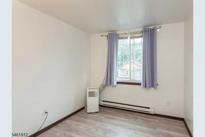 40 Livingston Ave, Dover, NJ 07801 - Photo 14