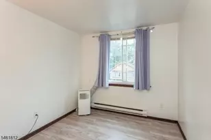 40 Livingston Ave, Dover, NJ 07801 - Photo 14