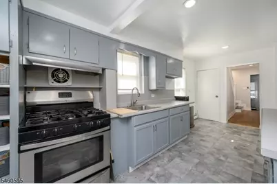 90 Edison Ave, Nutley Twp., NJ 07110 - Photo 12