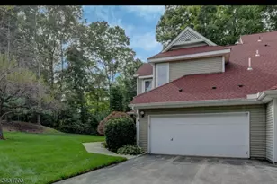 39 Ridgeview Terrace, Jefferson Township, NJ 07438 - Photo 2
