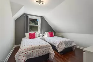 22 Forest St, Montclair, NJ 07042 - Photo 28