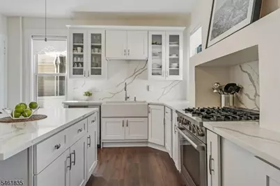 22 Forest St, Montclair, NJ 07042 - Photo 10