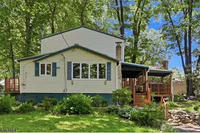 9 Juniper Trl, Kinnelon, NJ 07405 - Photo 2