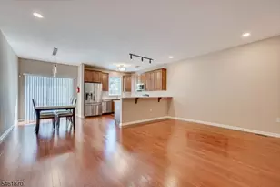 15 Bahr Cir, Verona, NJ 07044 - Photo 4