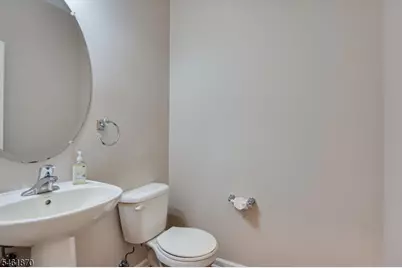 15 Bahr Cir, Verona, NJ 07044 - Photo 12