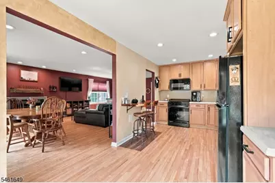 51 Lakeview Dr, Hamburg, NJ 07419 - Photo 12