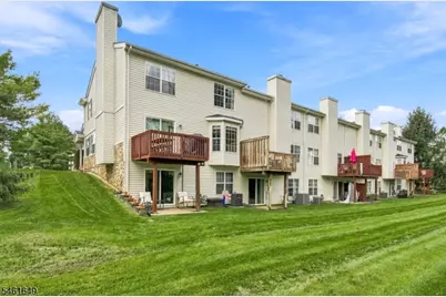 51 Lakeview Dr, Hamburg, NJ 07419 - Photo 2