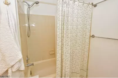 1098 Devon Ct #1098, Mahwah, NJ 07430 - Photo 18