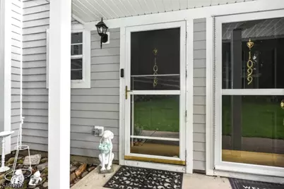 1098 Devon Ct #1098, Mahwah, NJ 07430 - Photo 2