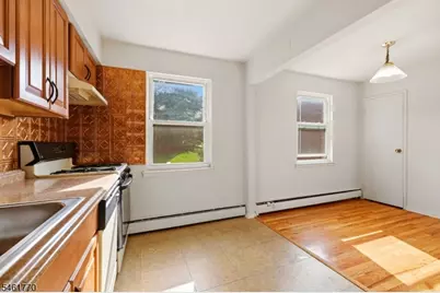 21 York  Drive Apt 3B, Edison Twp., NJ 08817 - Photo 12