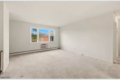 21 York  Drive Apt 3B, Edison Twp., NJ 08817 - Photo 4