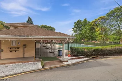 21 York  Drive Apt 3B, Edison Twp., NJ 08817 - Photo 24
