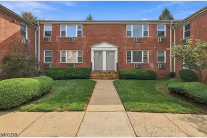 21 York  Drive Apt 3B, Edison Twp., NJ 08817 - Photo 2