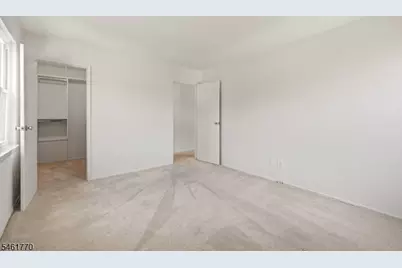 21 York  Drive Apt 3B, Edison Twp., NJ 08817 - Photo 16
