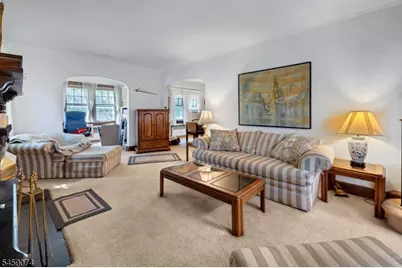 9 Sherwood Pl, West Orange Township, NJ 07052 - Photo 4