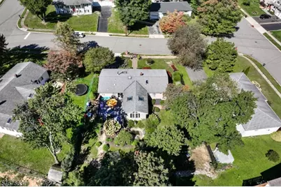 2 Armstrong Dr, Jefferson Township, NJ 07438 - Photo 10