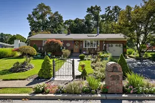 2 Armstrong Dr, Jefferson Township, NJ 07438 - Photo 1