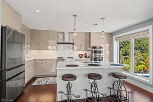 100 Eton Row, Weehawken Twp., NJ 07086 - Photo 8