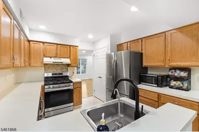 16 Stone Edge Rd, Bedminster Township, NJ 07921 - Photo 8