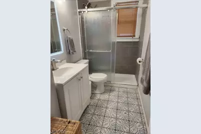 90 Rossiter Ave, Paterson, NJ 07502 - Photo 4