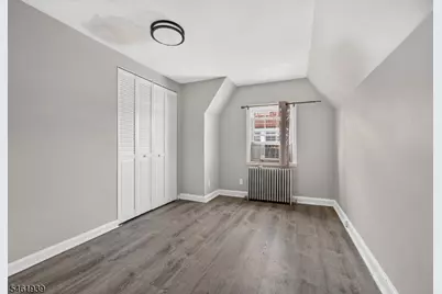 697 Roosevelt Ave, Carteret, NJ 07008 - Photo 4
