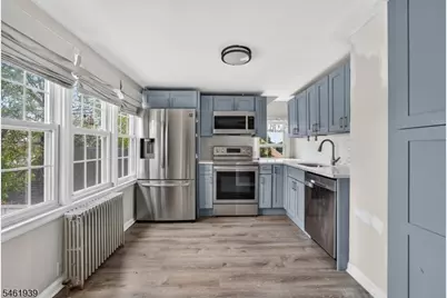697 Roosevelt Ave, Carteret, NJ 07008 - Photo 8