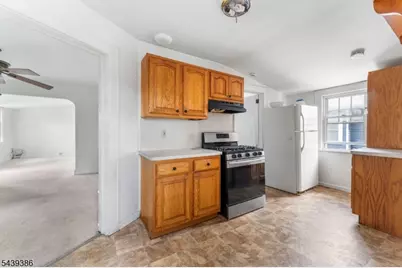 72 Minerva Ave, Hawthorne, NJ 07506 - Photo 14