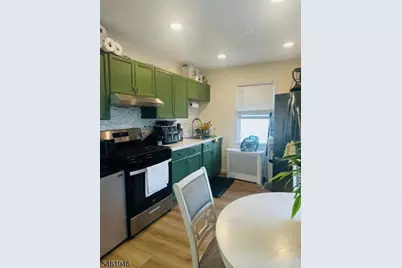 5 Garfield Pl, Totowa, NJ 07512 - Photo 2