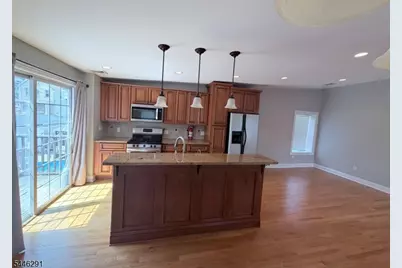 76 Mohawk Ave, Hawthorne, NJ 07506 - Photo 4