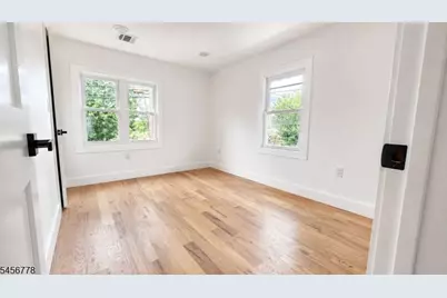 290 S 20th St, Newark, NJ 07103 - Photo 8