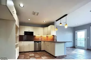 828 Van Buren Ave, Elizabeth, NJ 07201 - Photo 16
