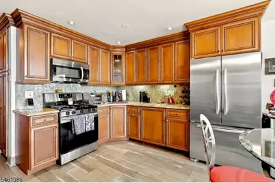 7002 Kennedy Blvd #18B, Guttenberg, NJ 07093 - Photo 4