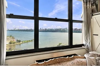 7002 Kennedy Blvd #18B, Guttenberg, NJ 07093 - Photo 10