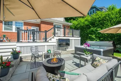 331 Grove St, Montclair, NJ 07042 - Photo 6
