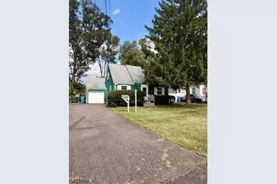 206 Delacy Dr, North Plainfield, NJ 07060 - Photo 1